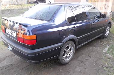 Седан Volkswagen Vento 1992 в Городке