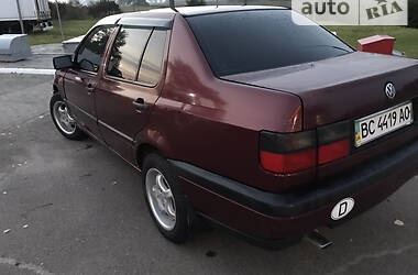 Седан Volkswagen Vento 1992 в Львове