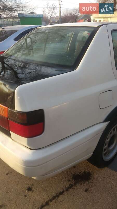 Седан Volkswagen Vento 1993 в Днепре