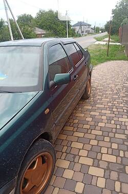 Седан Volkswagen Vento 1997 в Яготине