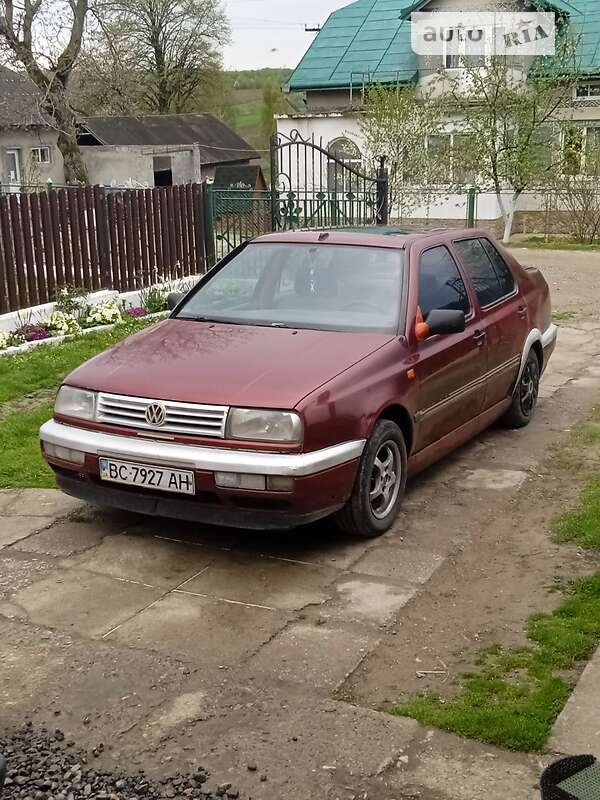 Седан Volkswagen Vento 1992 в Дрогобыче