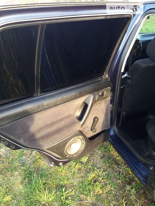 Седан Volkswagen Vento 1993 в Хусте