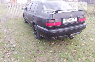 Седан Volkswagen Vento 1996 в Зарічному