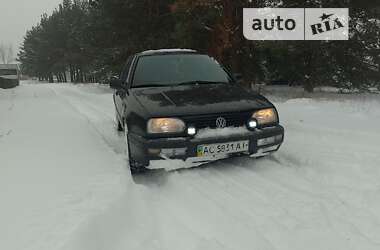 Седан Volkswagen Vento 1996 в Зарічному