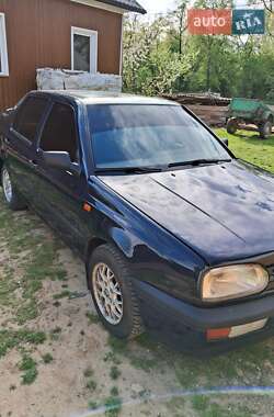 Седан Volkswagen Vento 1992 в Сторожинце