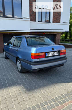Седан Volkswagen Vento 1993 в Львові