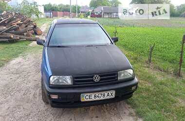 Седан Volkswagen Vento 1997 в Чернівцях