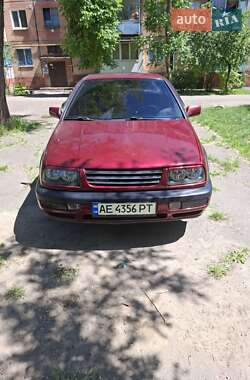 Седан Volkswagen Vento 1995 в Кривом Роге