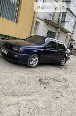 Седан Volkswagen Vento 1997 в Львове