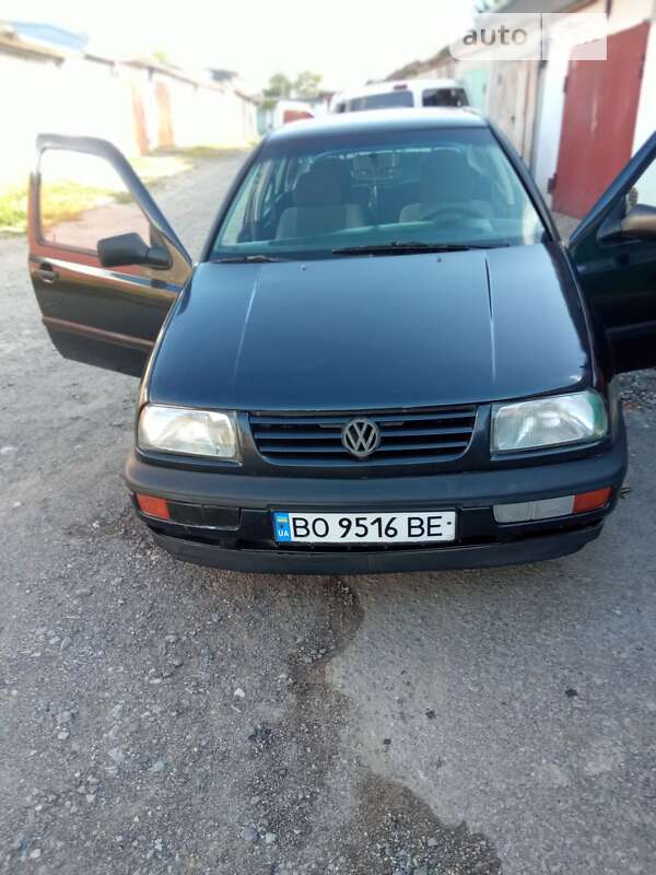 Седан Volkswagen Vento 1995 в Тернополе