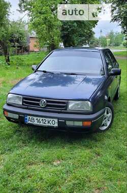 Седан Volkswagen Vento 1992 в Литине