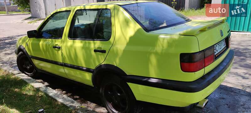Седан Volkswagen Vento 1997 в Львові