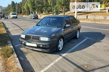 Седан Volkswagen Vento 1992 в Обухові