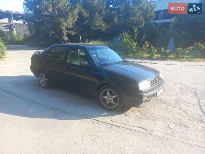 Седан Volkswagen Vento 1993 в Запоріжжі