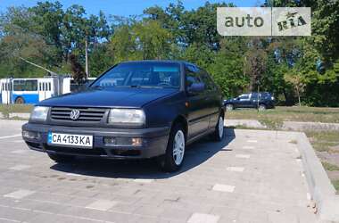 Седан Volkswagen Vento 1993 в Черкассах