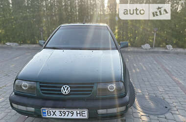 Седан Volkswagen Vento 1996 в Дунаевцах