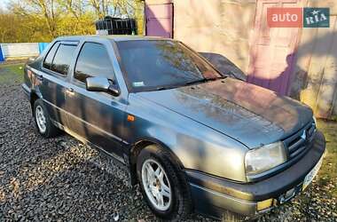 Седан Volkswagen Vento 1995 в 