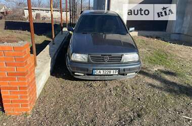 Седан Volkswagen Vento 1996 в Шевченковому