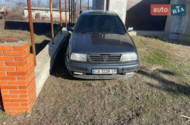 Седан Volkswagen Vento 1996 в Шевченкове