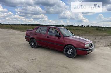 Седан Volkswagen Vento 1992 в Житомире