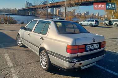 Седан Volkswagen Vento 1993 в Киеве