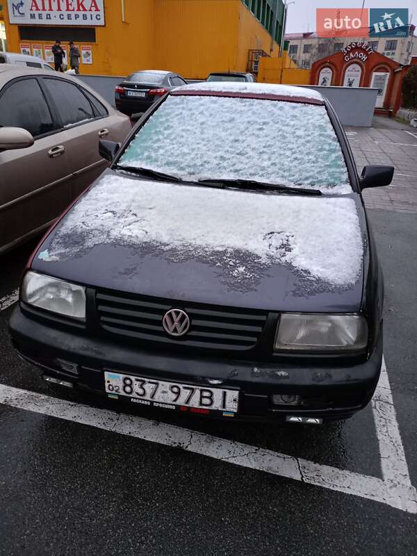 Седан Volkswagen Vento 1992 в Киеве