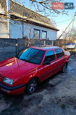 Седан Volkswagen Vento 1995 в Черкассах