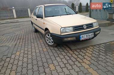 Седан Volkswagen Vento 1994 в Хусті