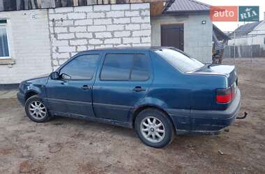 Седан Volkswagen Vento 1993 в 