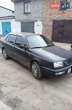 Седан Volkswagen Vento 1996 в Городке