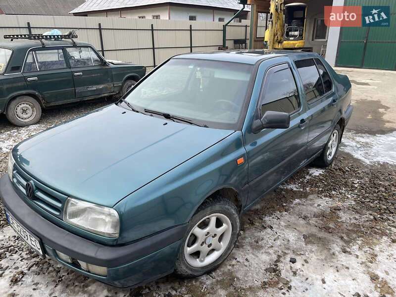 Седан Volkswagen Vento 1994 в Сторожинці