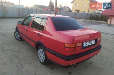 Седан Volkswagen Vento 1993 в Мостиській