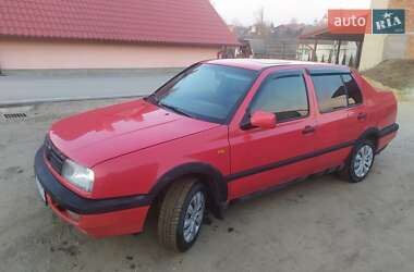 Седан Volkswagen Vento 1993 в Мостиській