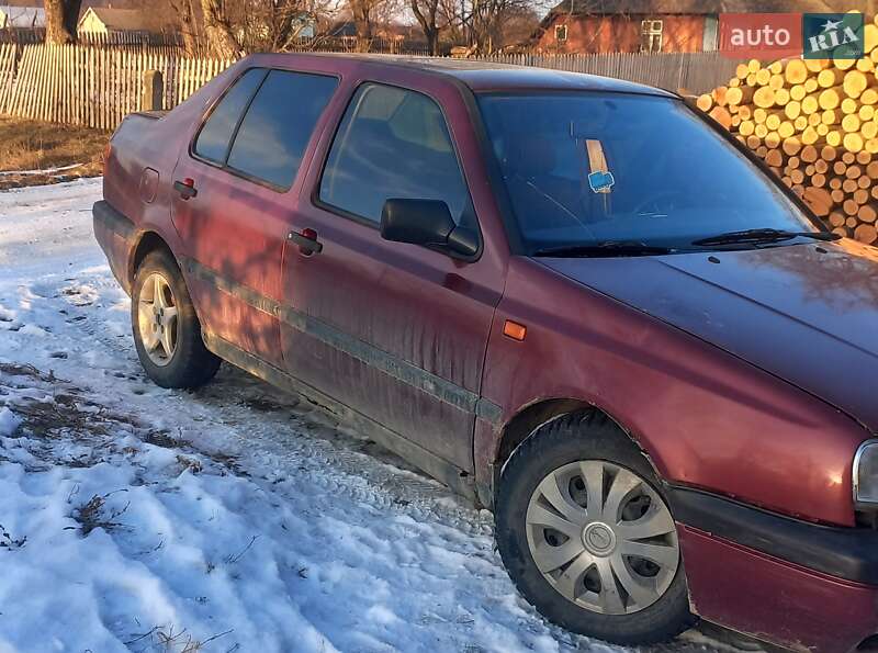 Седан Volkswagen Vento 1993 в Берегомете