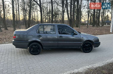 Седан Volkswagen Vento 1992 в Жовкве