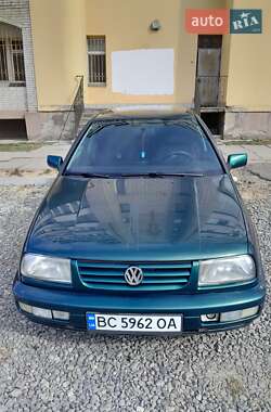Седан Volkswagen Vento 1997 в 