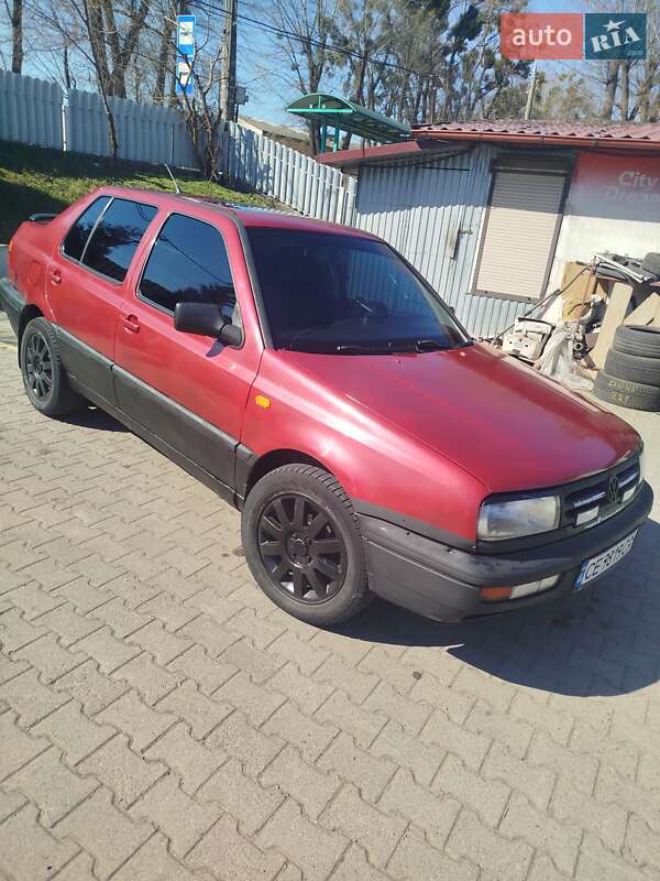 Седан Volkswagen Vento 1994 в Черновцах