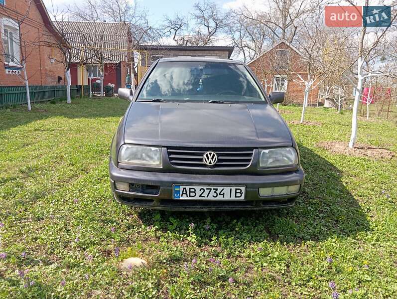 Седан Volkswagen Vento 1994 в 