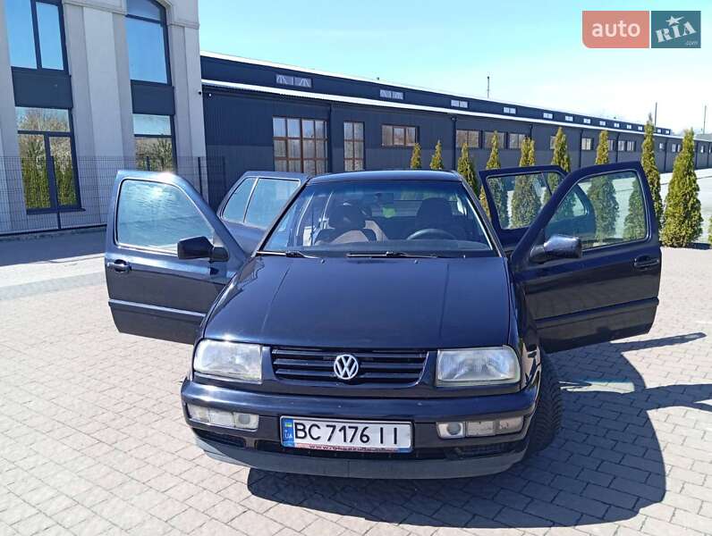 Седан Volkswagen Vento 1997 в Львові