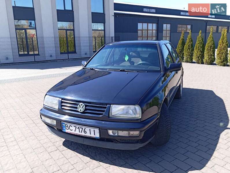 Седан Volkswagen Vento 1997 в Львові