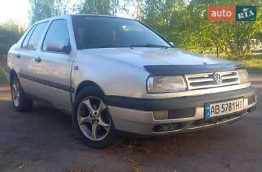 Седан Volkswagen Vento 1998 в 