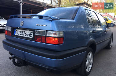 Седан Volkswagen Vento 1992 в 