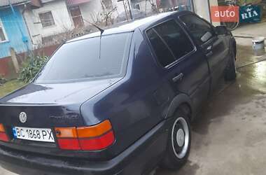 Седан Volkswagen Vento 1994 в 