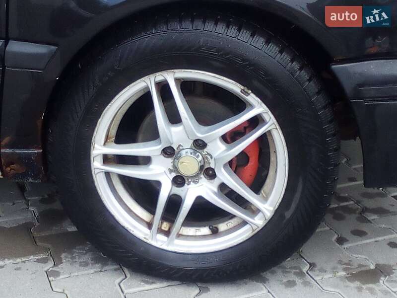 Седан Volkswagen Vento 1993 в Чернівцях