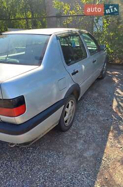 Седан Volkswagen Vento 1998 в 