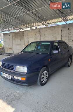 Седан Volkswagen Vento 1994 в Лохвице