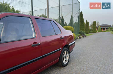 Седан Volkswagen Vento 1993 в 