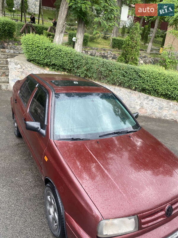 Седан Volkswagen Vento 1994 в Кропивницькому