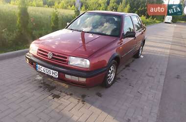 Седан Volkswagen Vento 1994 в Клевани