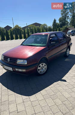 Седан Volkswagen Vento 1993 в Львове